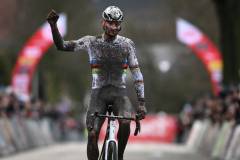 DAS_8570